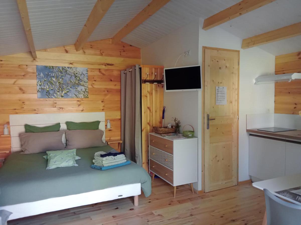 Chalet "Le Petit Olivier" Gites Appart 'Hotel L'Echappee Belle D'Aubenas Logement 2 Sur 3 ภายนอก รูปภาพ