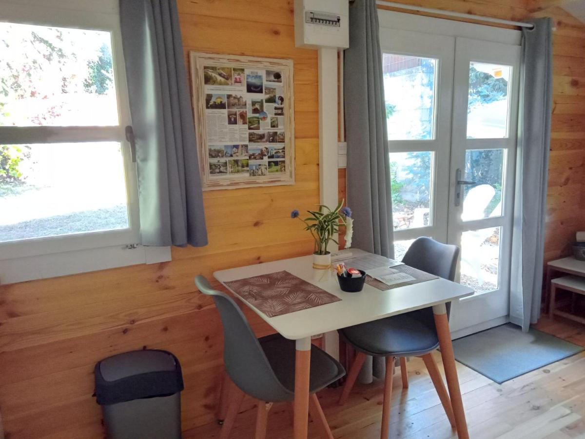 Chalet "Le Petit Olivier" Gites Appart 'Hotel L'Echappee Belle D'Aubenas Logement 2 Sur 3 ภายนอก รูปภาพ