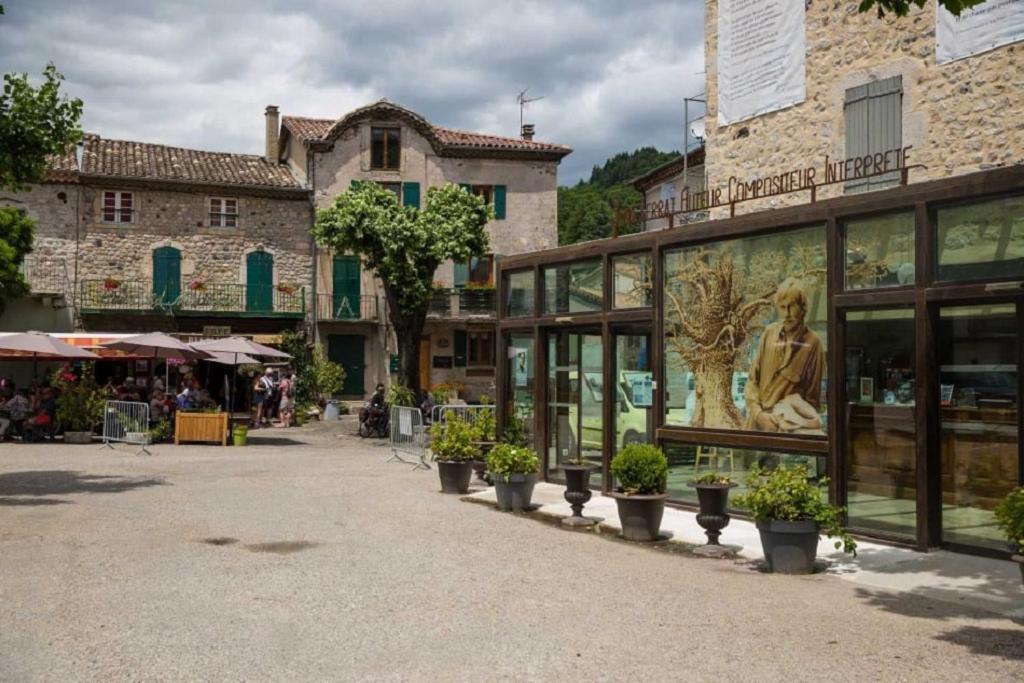 Chalet "Le Petit Olivier" Gites Appart 'Hotel L'Echappee Belle D'Aubenas Logement 2 Sur 3 ภายนอก รูปภาพ